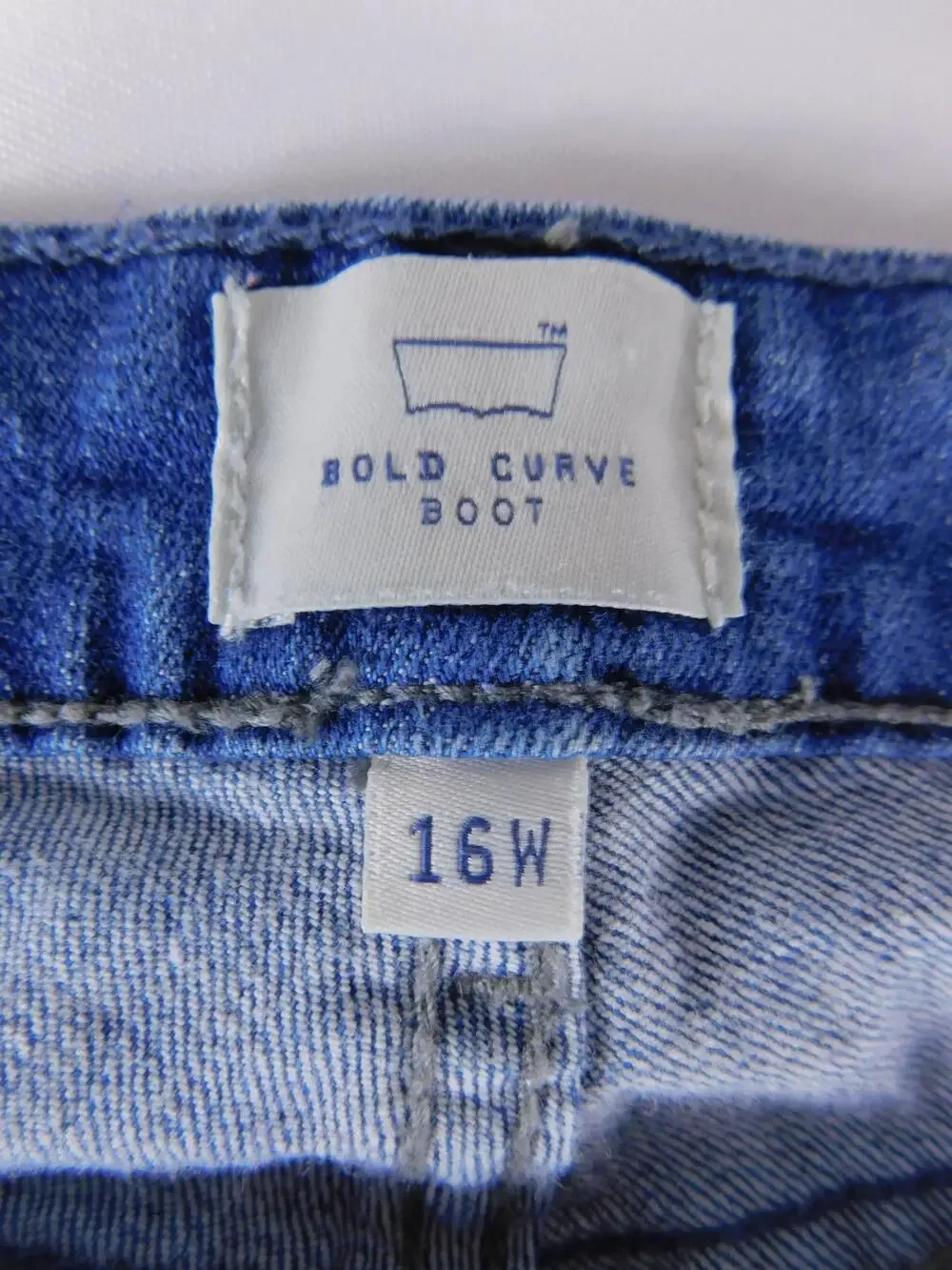 Levi's Bold Curve Boot Jeans Womens 16W Blue Medium Wash Bootcut Stretch Denim